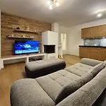 Kitznest Apartment *